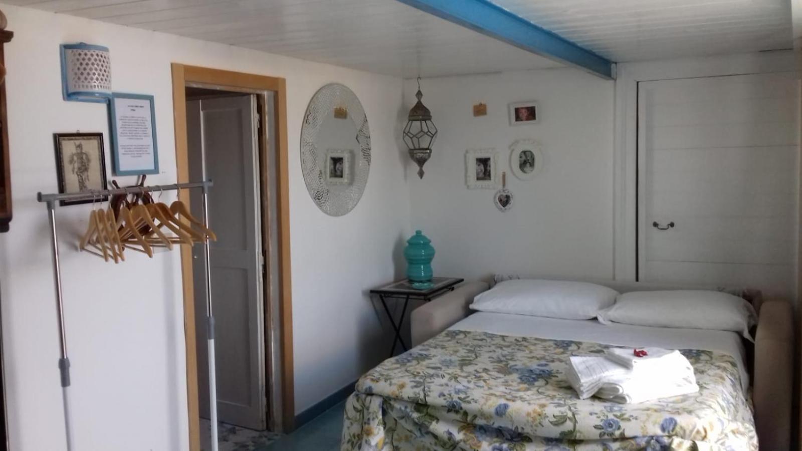 La Casa Sugli Archi Hotel Понца Стая снимка